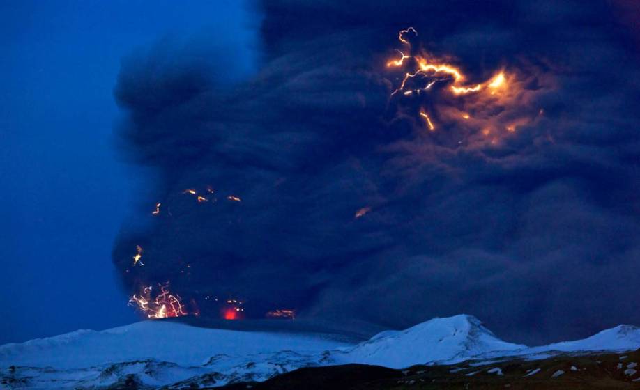 iceland volcano lightning pictures. ss-100419-volcano-lightning-